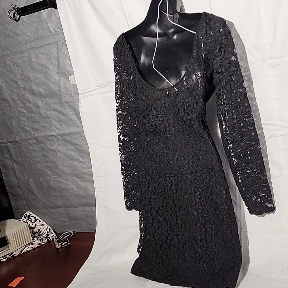 BERGDORF GOODMAN - JENNIFER GEORGE BY NIGHT Black Lace Cocktail Dress, Size 4 - Picture 3 of 9